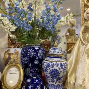 Ваза с крышкой синяя, фарфор, 46 см