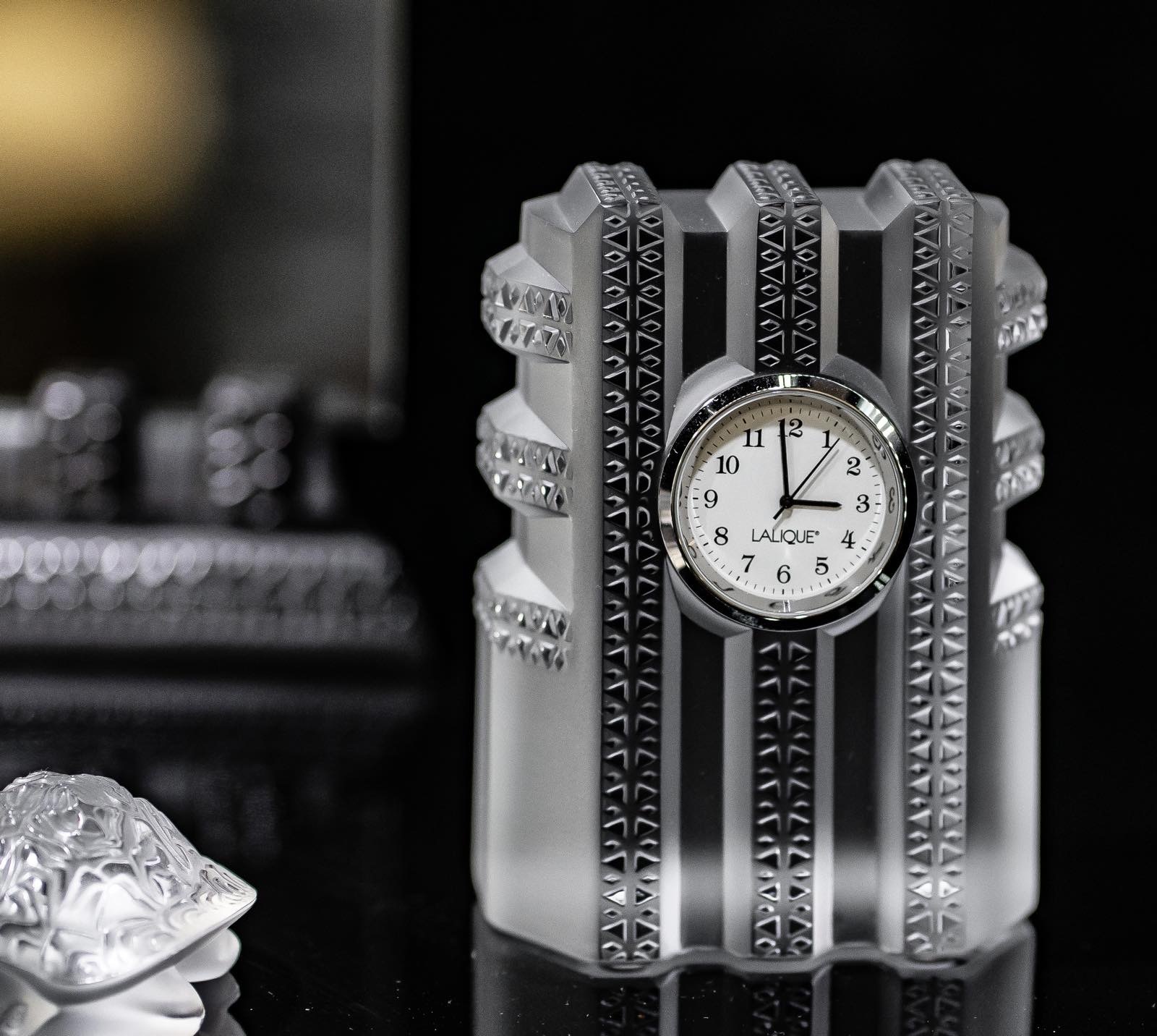Часы New York прозрачныe Lalique 1