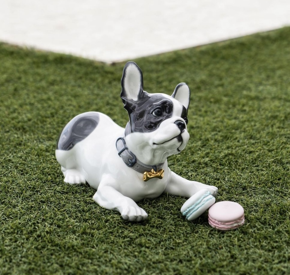 Французский бульдог с макаронс Lladro 1