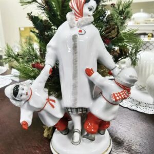 Девочка с курами