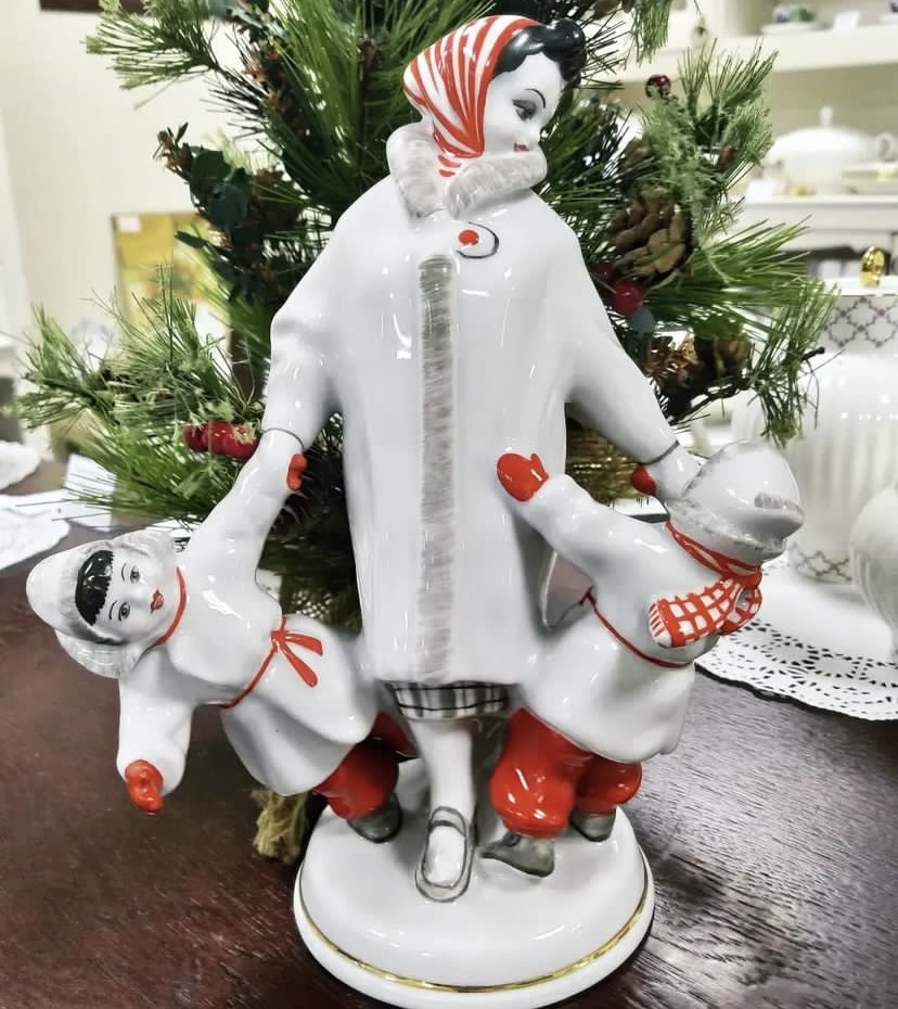 Девочка с курами 1
